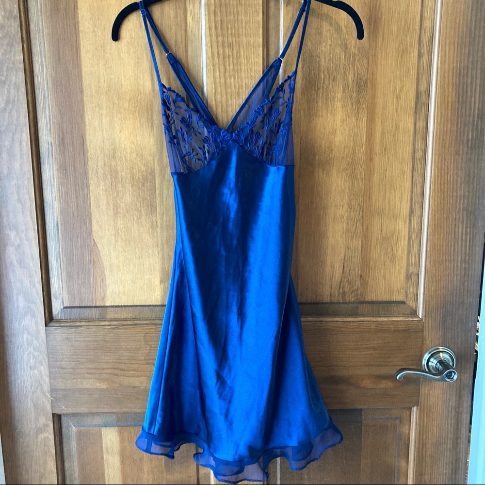 2/$20 or 3/$28 Vintage GORGEOUS Fredericks of Hollywood chemise